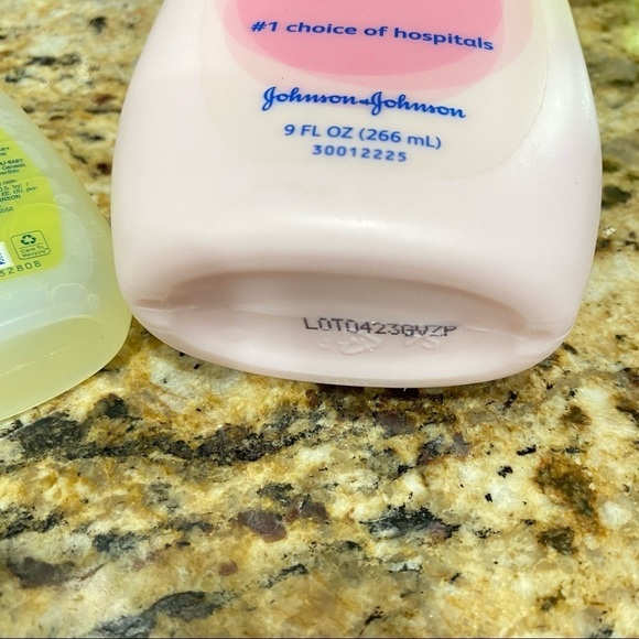 Bundle Johnson’s Baby Lotion Original Formula, Baby Shampoo & Head To Toe Wash - Picture 8 of 8